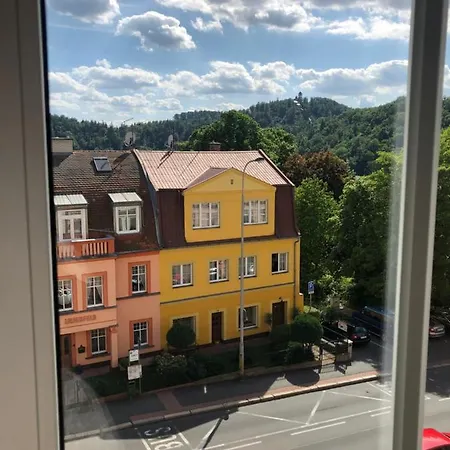 S Krasnou Vyhlidkou Na Imperial Apartment Karlovy Vary